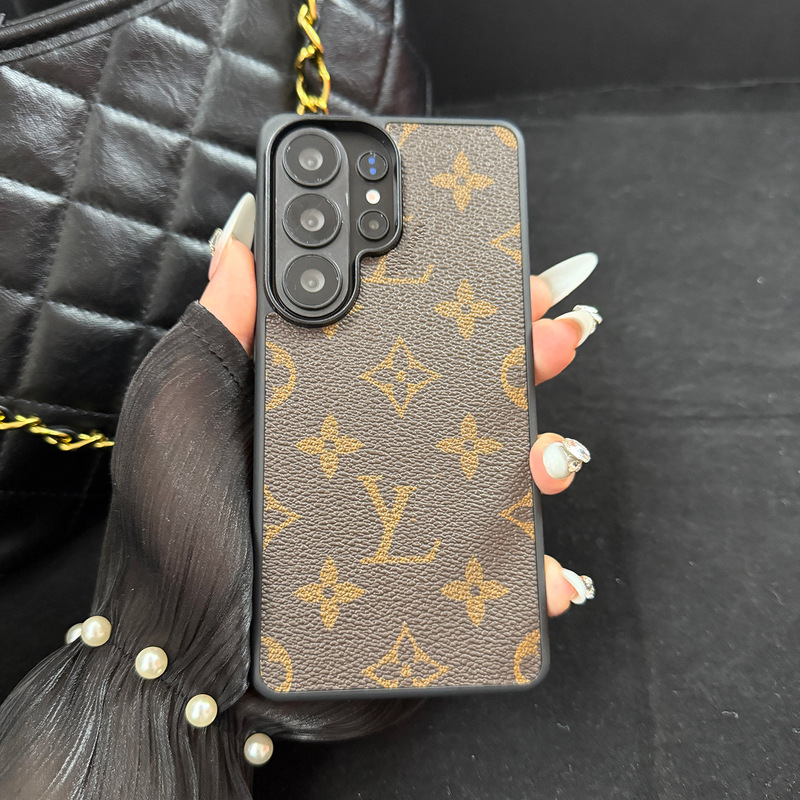 New Brown Color Suitable for Samsung S26Ultra Mobile Phone Case S26+ Case S25Ultra Full Cover S24+ Female S23+ New Brown Color Suitable for Samsung S26Ultra Mobile Phone Case S26+ Case S25Ultra Full Cover S24+ Female S23+