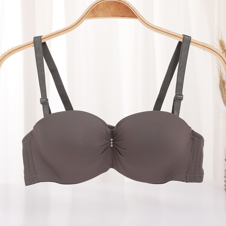 Fábrica de stock de 1 / 2 taza de sujetador de mujer brillante sin marca de ropa interior ajustable sujetador pequeño