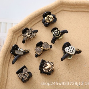 �r�й����^Сץ�AŮ�ﶬ���l�С̖�����A�Ͻ�l�AŮ��߅�l���l�