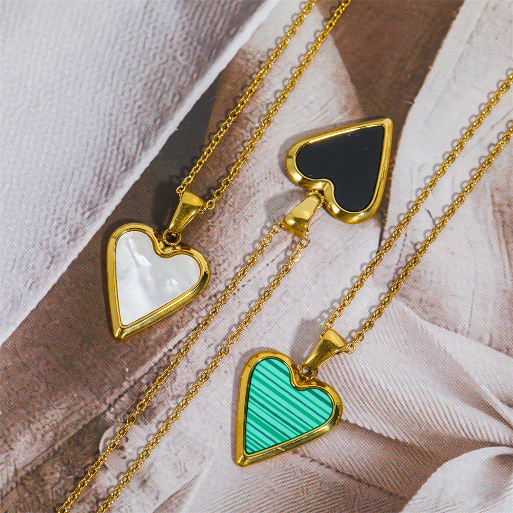 Retro Heart Shape Daisy Titanium Steel Enamel Artificial Pearls Turquoise Shell Necklace 1 Piece