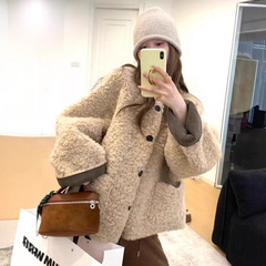 怠惰な風の環境保護の子羊の毛のコートの女性の秋冬の短いタイプのゆったりしている厚い毛皮の一体のカジュアルな年齢の上着を減らします。