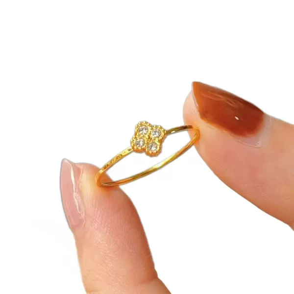 Four-Leaf Clover Diamond-Encrusted Titanium Steel Ring, Light Luxury and High-End Feel, Non-Fading Flower-Shaped Index Finger Ring for Women, Cross-Border Diamond Ring