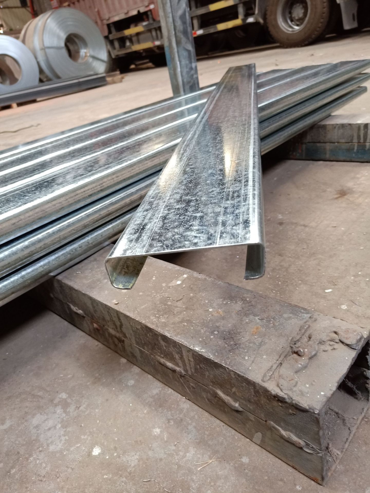 【深杊工厂】C型钢Z型钢檩条镀锌檀条冲孔屋面镀锌热镀锌