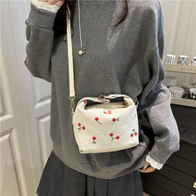 2025休闲印花女新款可爱印花韩版洋气复古时尚质感手提腋下单肩包