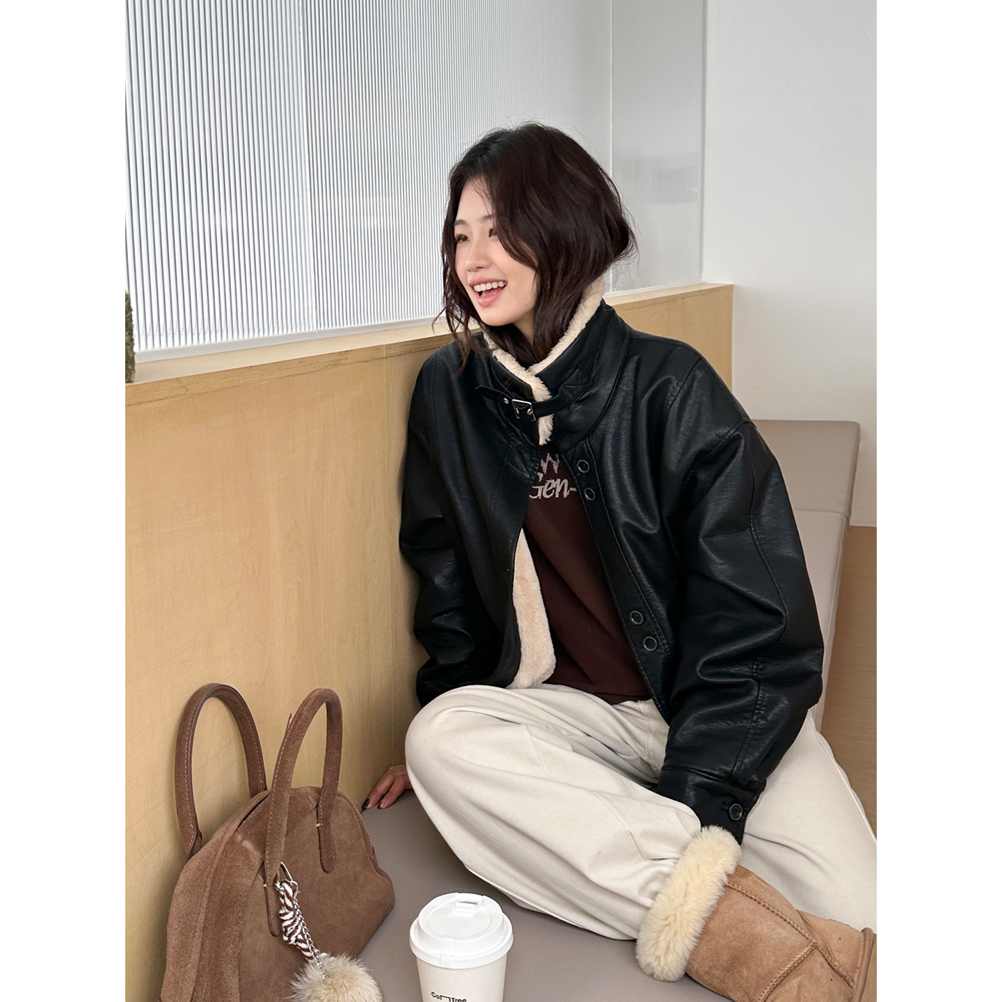 Korean Style Motorcycle Style Lapel Fur One-Piece Outwear for Women Winter New Loose Casual Warm Pu Leather Short Outwear
