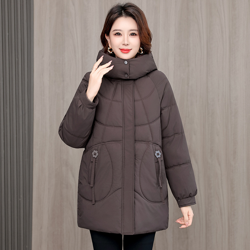 Algodón suelto de mediana edad y mayores mujeres 2025 invierno nuevo estilo coreano madres de algodón largo chaqueta de algodón de mujer image 8