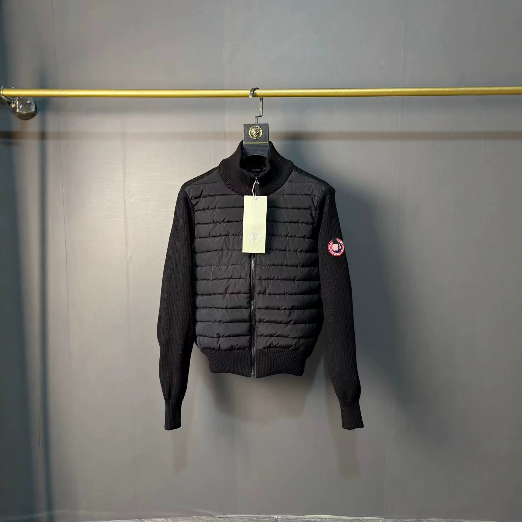 Light and thin knitted lightweight down jacket with zipper
