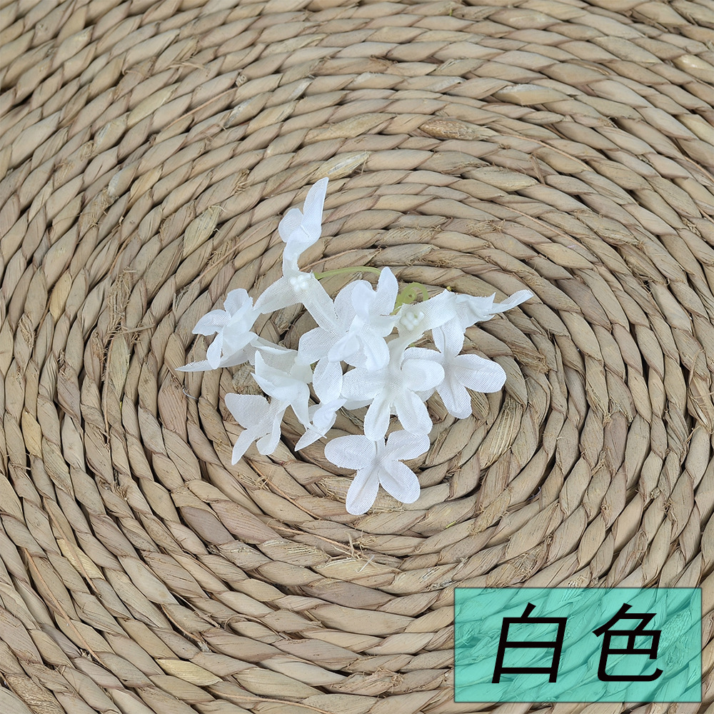 흰 십자가 벚꽃 머리