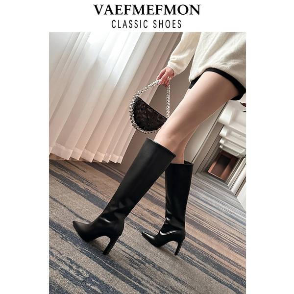 Demi-season black retro high boots pointed-toe