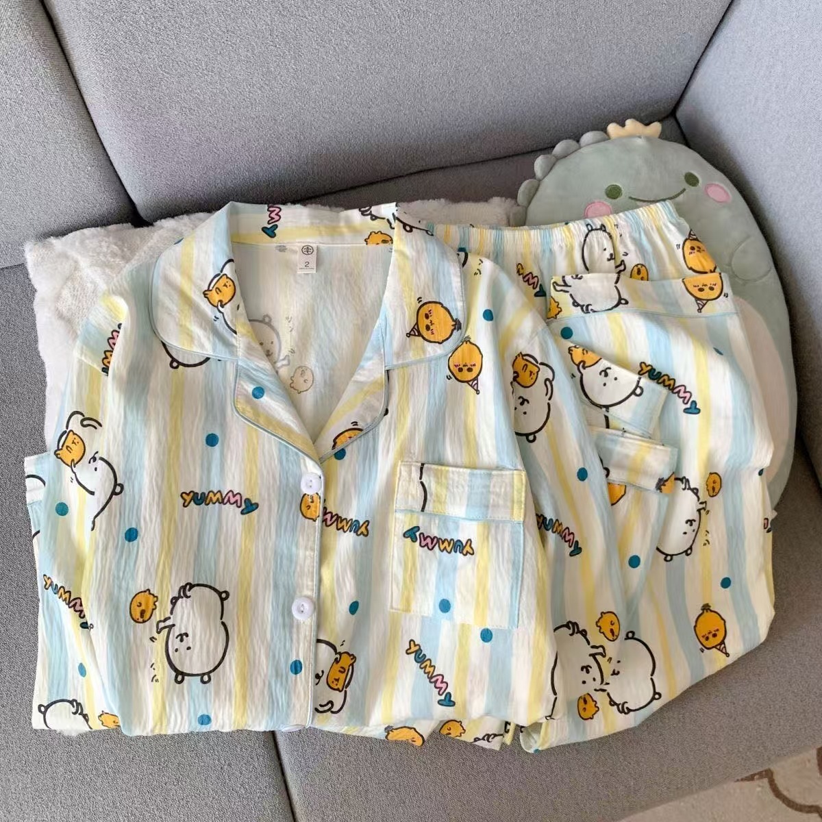 Al por mayor transfronterizo nubes de otoño pijamas de manga larga pantalones cardigans de dibujos animados con solapa linda ropa de hogar