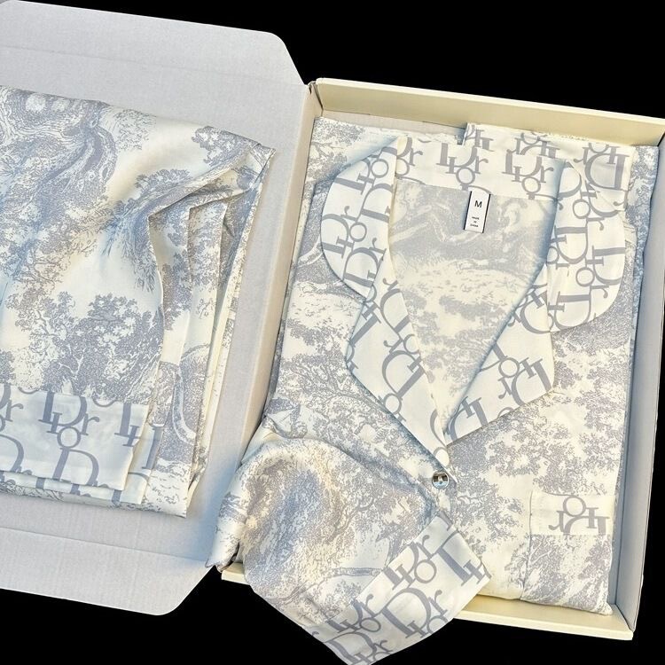 Instagram Popular Pajamas Women's Spring and Autumn Cool Ice Silk Outwear High-end Style Home Clothes Luxury Long-sleeved Summer suit