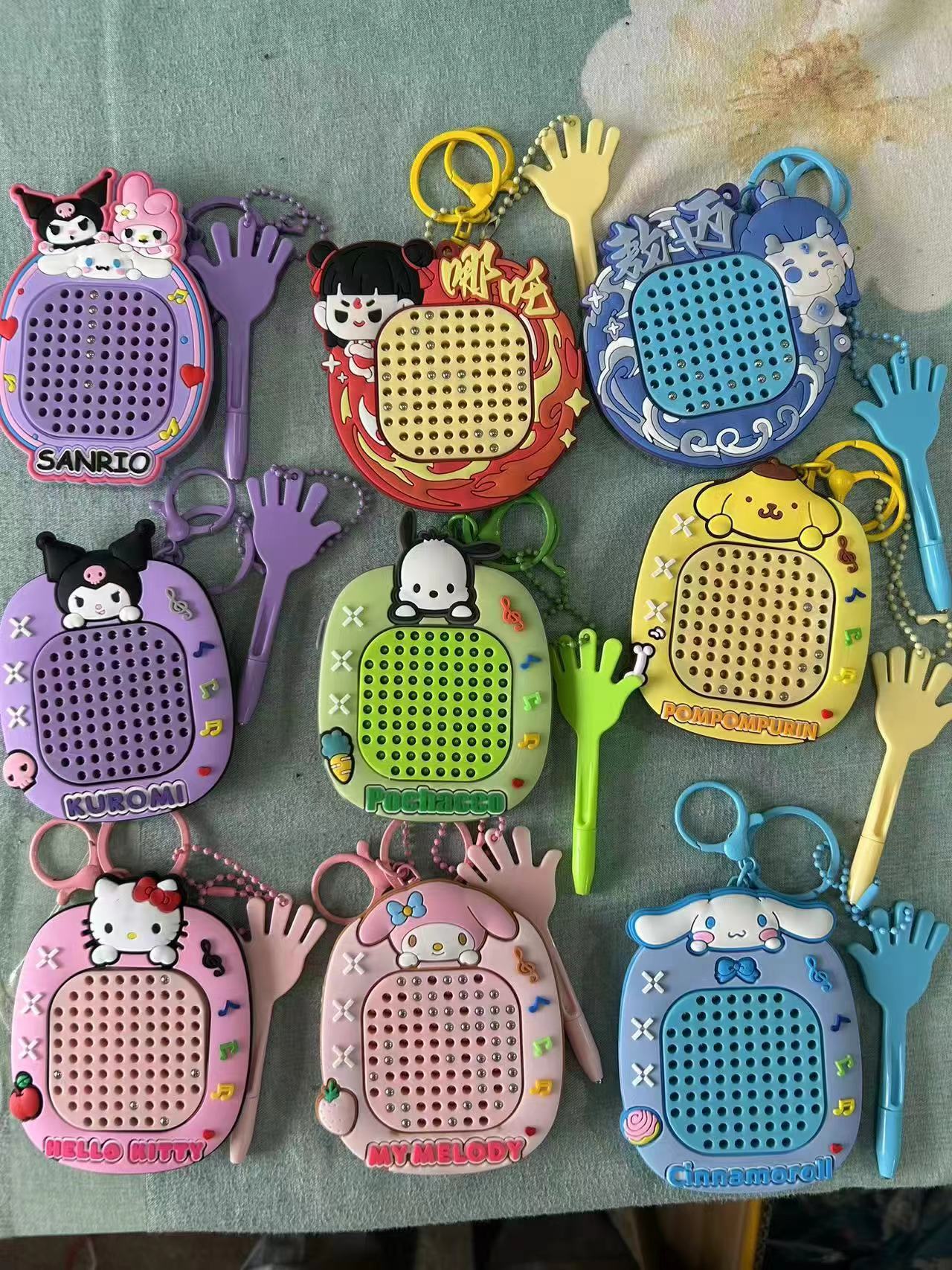 Dibujos animados creativos Sanrio magnético bola de acero tablero de dibujo mochila colgante descompresión tablero de dibujo magnético laberinto juguete al por mayor