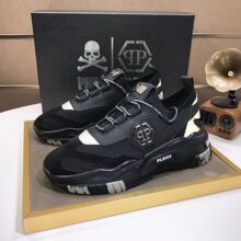 �W�޸߶˳���pp��ʿ���eЬ���ƴɫ�ϵ�Ь�͎����߳����ٴ��\��Ь