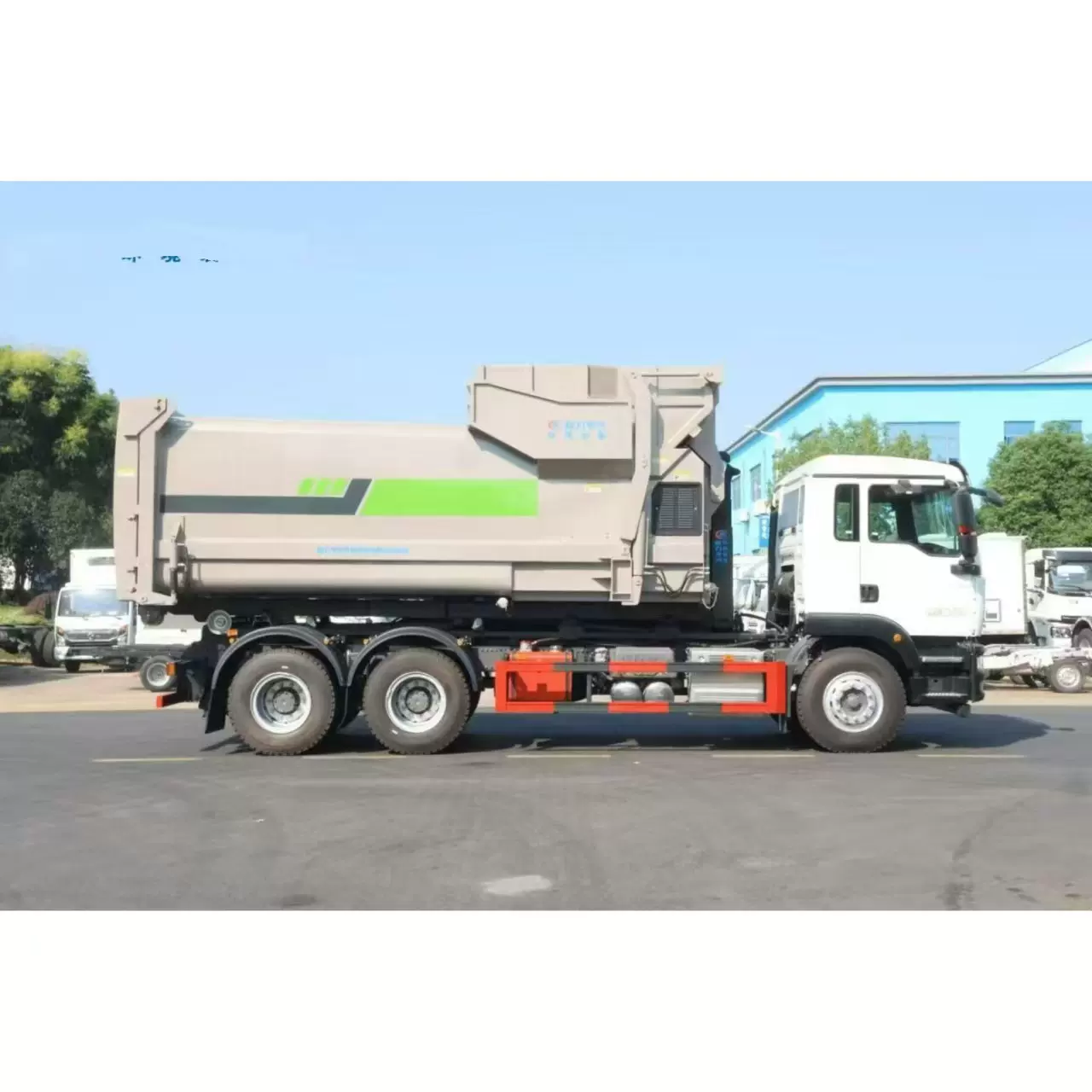 25吨重汽汕德卡勾臂垃圾车 压缩箱钩臂车 22方车厢可卸式垃圾车