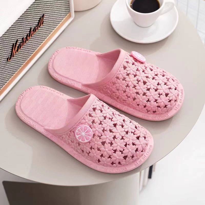 Nuevas zapatillas planas antideslizantes hollow-out lindo color sólido playa verano al aire libre baño zapatos de mujer sala de Casa sandalias de Punta cerrada