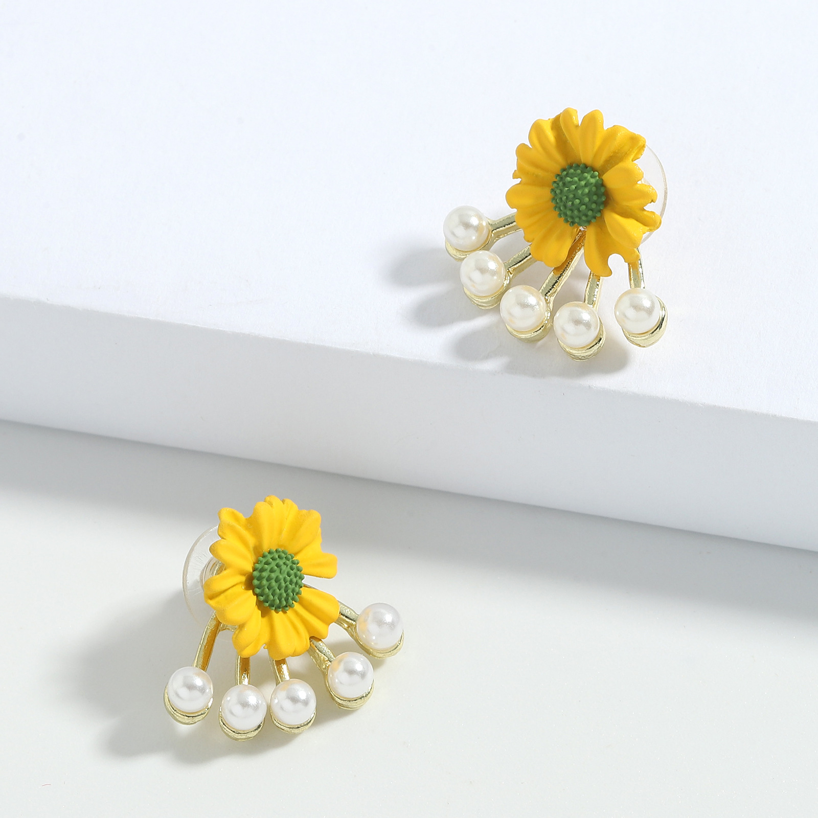 Fashion Flower Inlaid Pearls Colored Petals Earrings display picture 5