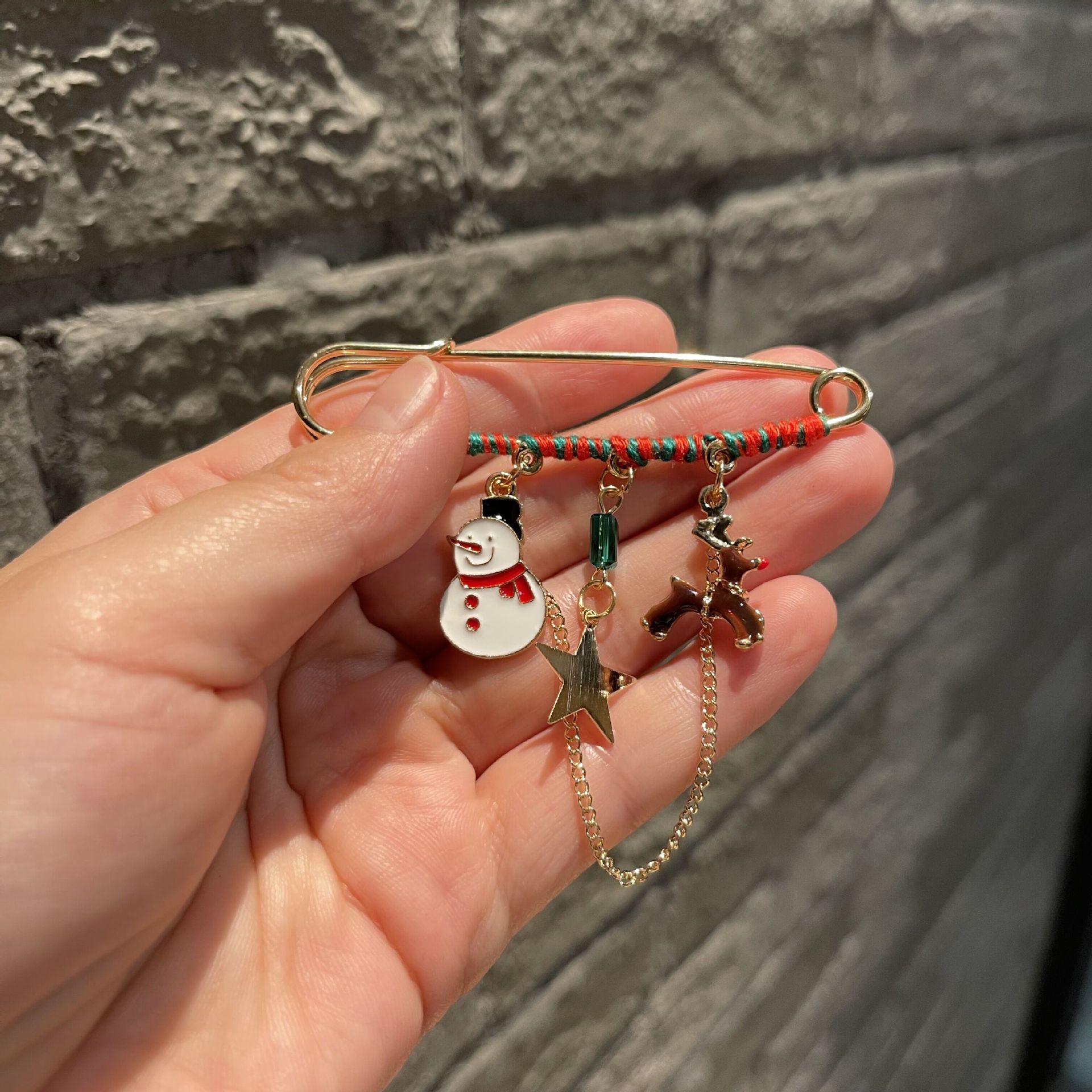 20g Weight Cute Pin Santa Claus Star Elk Alloy Enamel Unisex Brooches