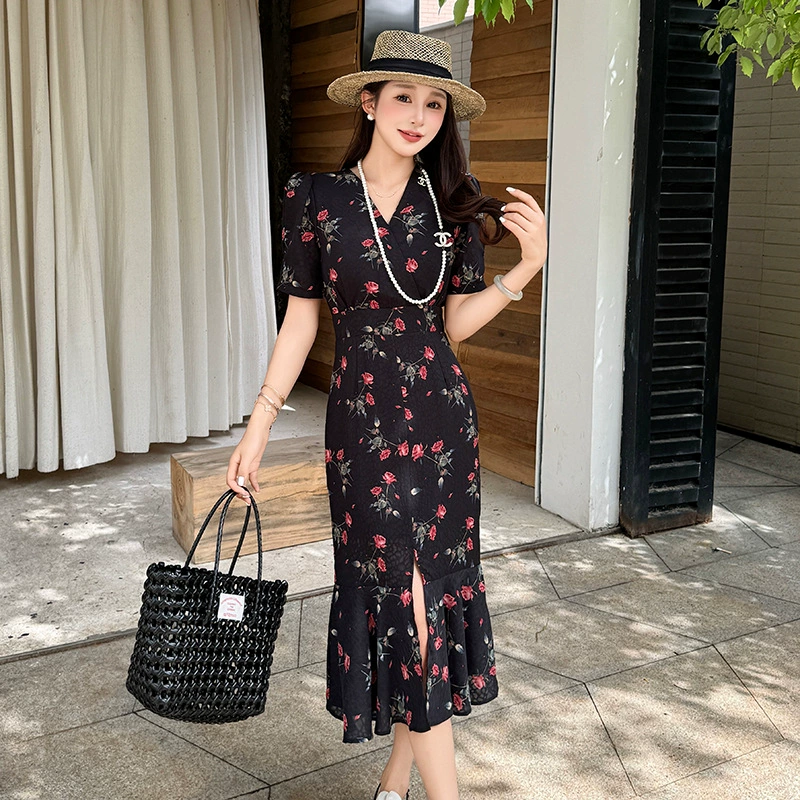 В наличии летнее облегающее платье средней длины с v-образным вырезом и цветочным принтом, элегантное платье с разрезом «рыбий хвост»