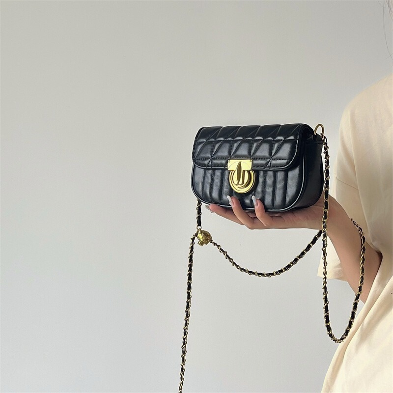 High-End, Simple and Trendy New Women's Bag, Fashionable and Versatile, Rhombus Lock Chain Small Bag, Single Shoulder Crossbody Small Square Bag