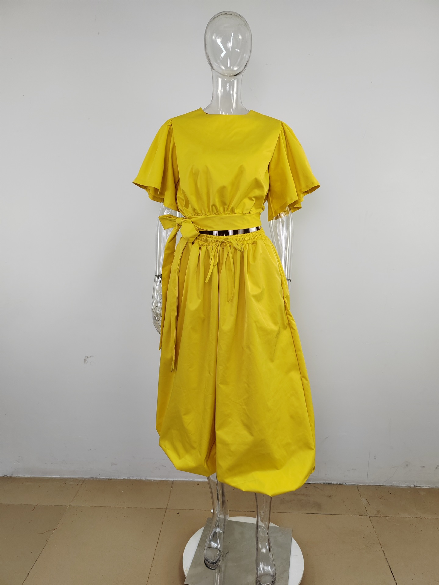 Women Lantern Cropped Top Pocket Trousers Set