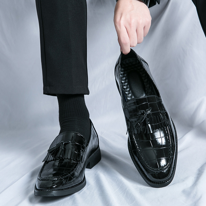 Casual con un pedal de punta, zapatos de cuero con bordas británicas para hombres, ropa de negocios coreana, zapatos de moda simples para hombres. image 4