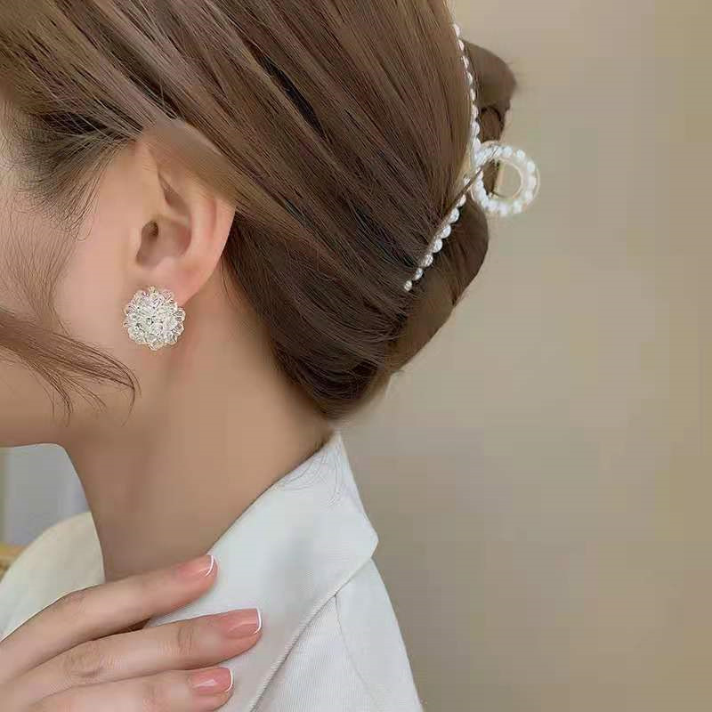1 Pair Quantity Holiday Occasion Artificial Crystal, Alloy Material 1 Pair Sweet Flower Artificial Crystal Alloy Women's Ear Studs