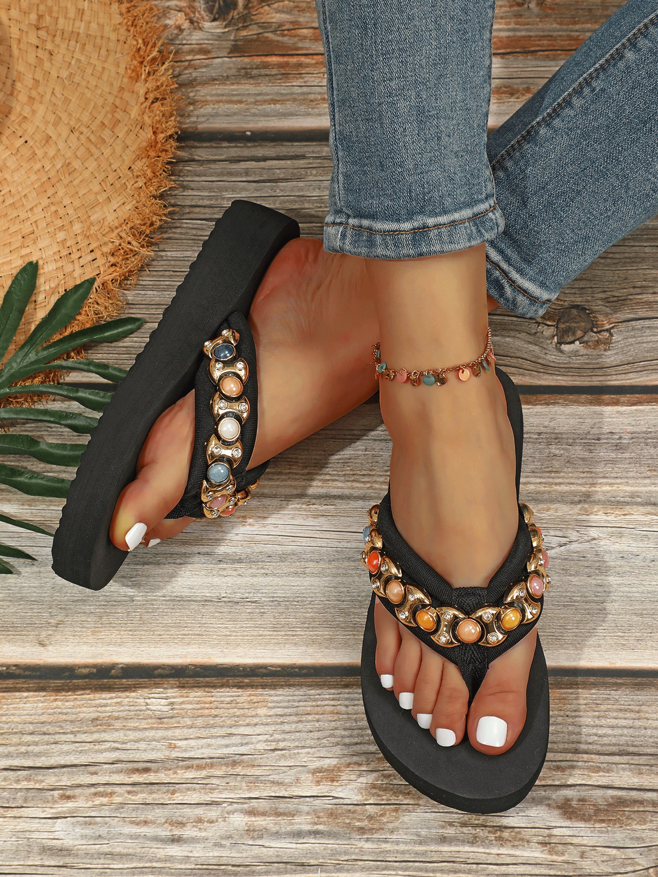 Nouveau style portant de grands bijoux en strass, pantoufles à chevrons, décontractées et polyvalentes pour l'extérieur, à la mode et_voghion.com