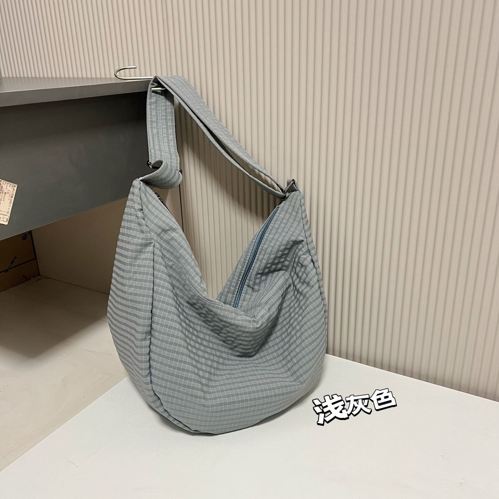 Bolso de bola de masa de viajero de moda perezoso nuevo bolso Tote todo fósforo bolso de mensajero de un solo hombro de gran capacidad bolsa de tela Waffle image 11