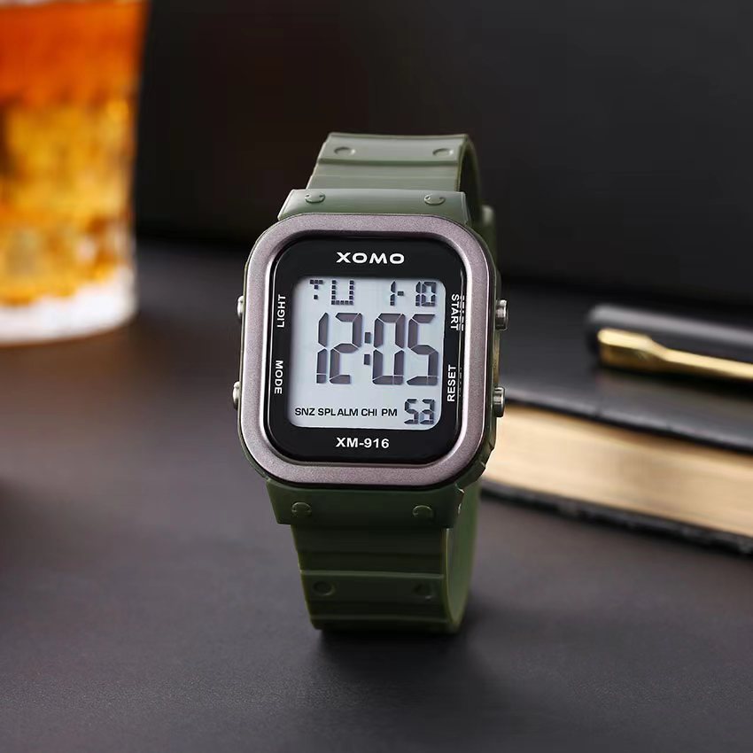 Reloj cuadrado popular en línea para hombres reloj deportivo para niñas en Harajuku estilo coreano simple moda retro reloj electrónico