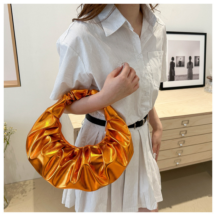 2024 neue plissierte runde Handtasche, vielseitige, modische Unterarm-Nischen-Design-High-End-Damentasche_voghion.com
