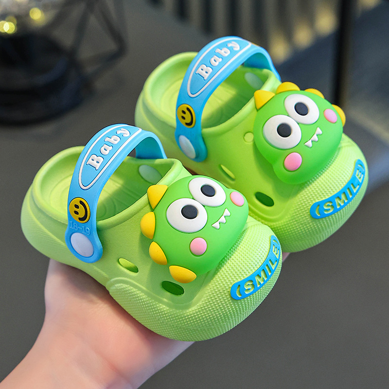 Children's Croc Shoes Summer Girls Indoor Non-Slip Cartoon Boys' Middle and Large Children's Baby Sandals Wear Beach Sandals