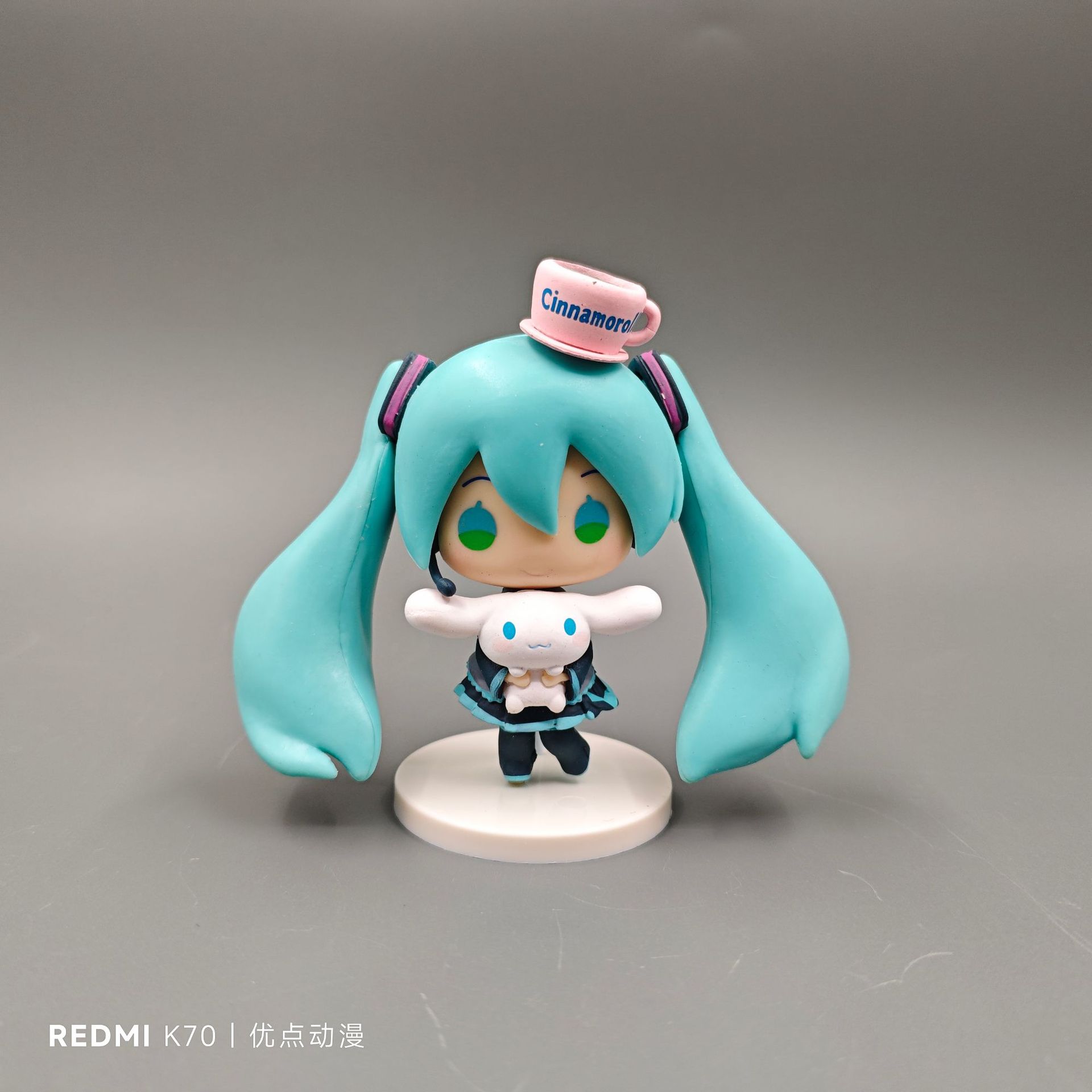 재고 FURYU 초기 사운드 미래 백합 요정 비취 구이 개 인스턴트 국수 압력 손 베개 조경 장식품 배치