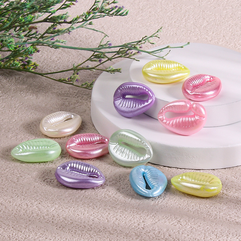 Acrílico color claro brillante dibujos animados nacarados colgante de concha colgante con cuentas accesorios de pulsera de bricolaje joyería al por mayor