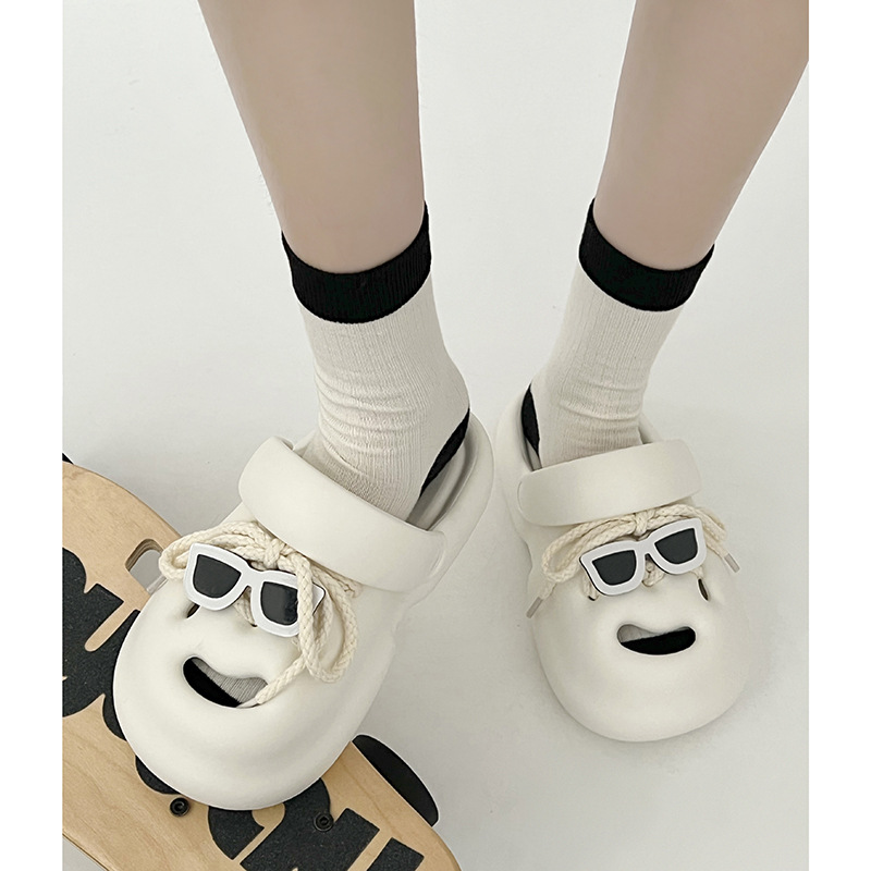 Cute White Shit-stepping Feeling Thick-soled Slippers For Women In Summer Beach Non-slip Hole Shoes