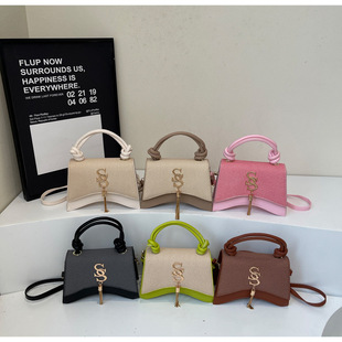 ���䂀���r�G�μ��2025�����¿����³�����ĸ��ƴɫ�ٴ��ճ�Ů��