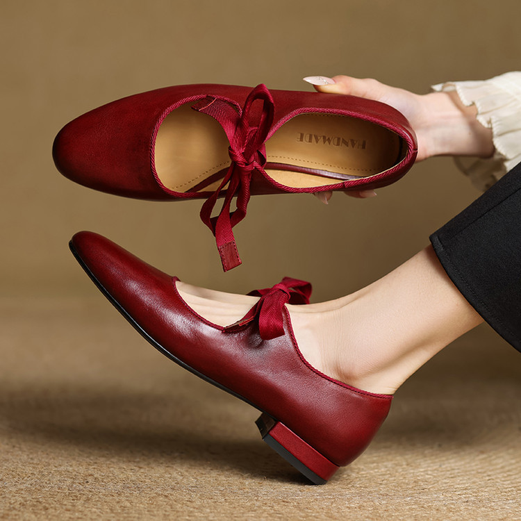 Niche Designer 2025 Spring New Genuine Leather Ins Dating Shopping Flat Shoes Lace-up Vintage Wedding Shoes