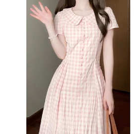 法式温柔风娃娃领粉色格子连衣裙女夏季甜美减龄气质收腰显瘦长裙