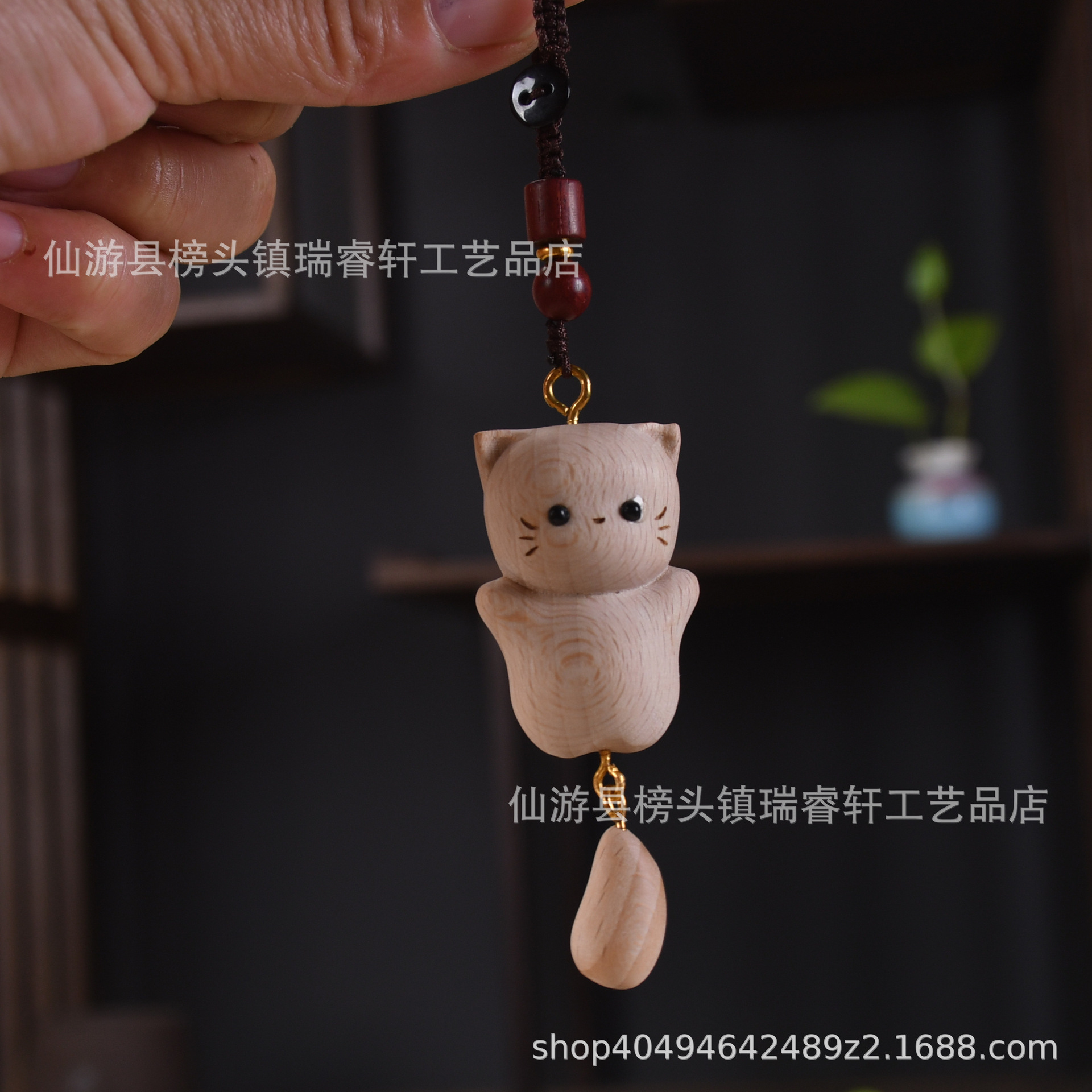 Fabricantes al por mayor de madera de haya, llavero de gato podrido, colgante de bolsa de gato de la suerte, accesorios de manija de dibujos animados, colgante de accesorios