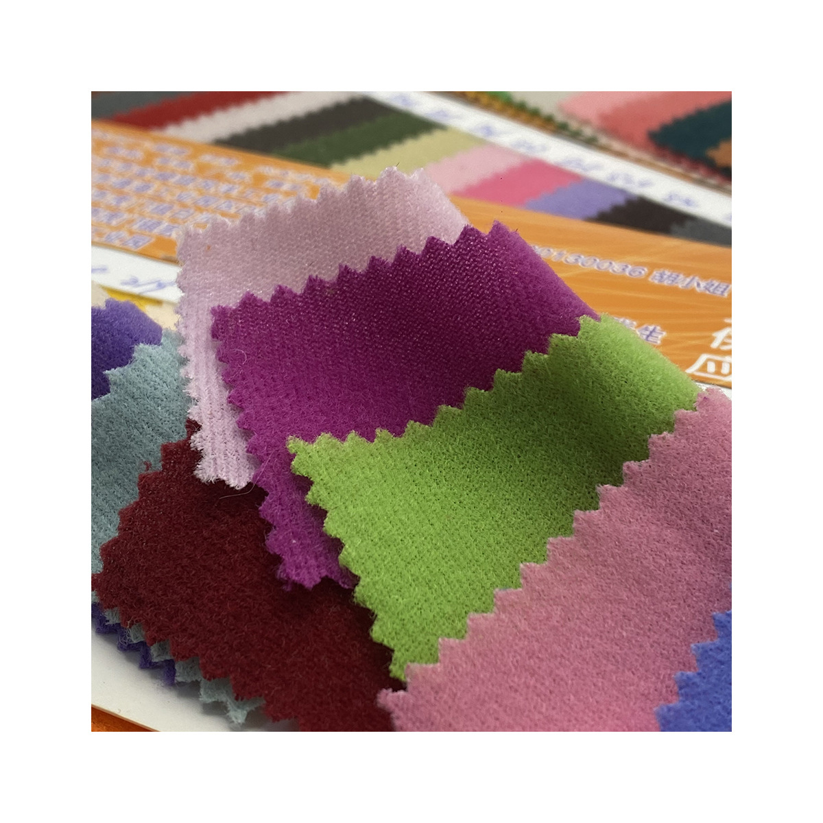 Gran cantidad del fabricante de tela de terciopelo con dobladillo de terciopelo y bucle de felpa listo para usar, tela de terciopelo con forro de almohada de Velcro