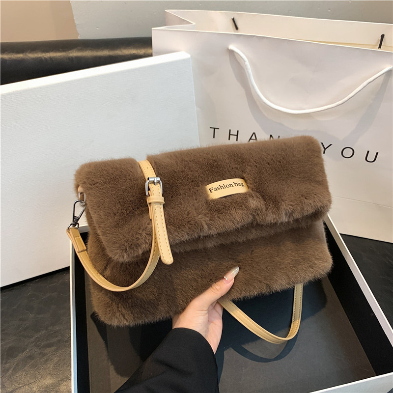 This year's popular Korean version of for women in 2023, new trendy large capacity single shoulder crossbody plush_voghion.com
