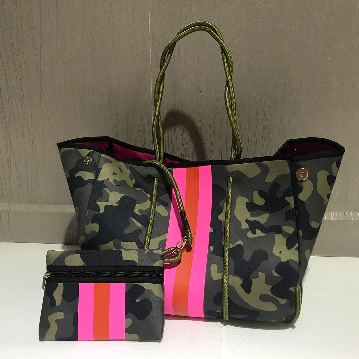 Waterproof Large Capacity Beach Bag For Women Shoulder Carry_voghion.com