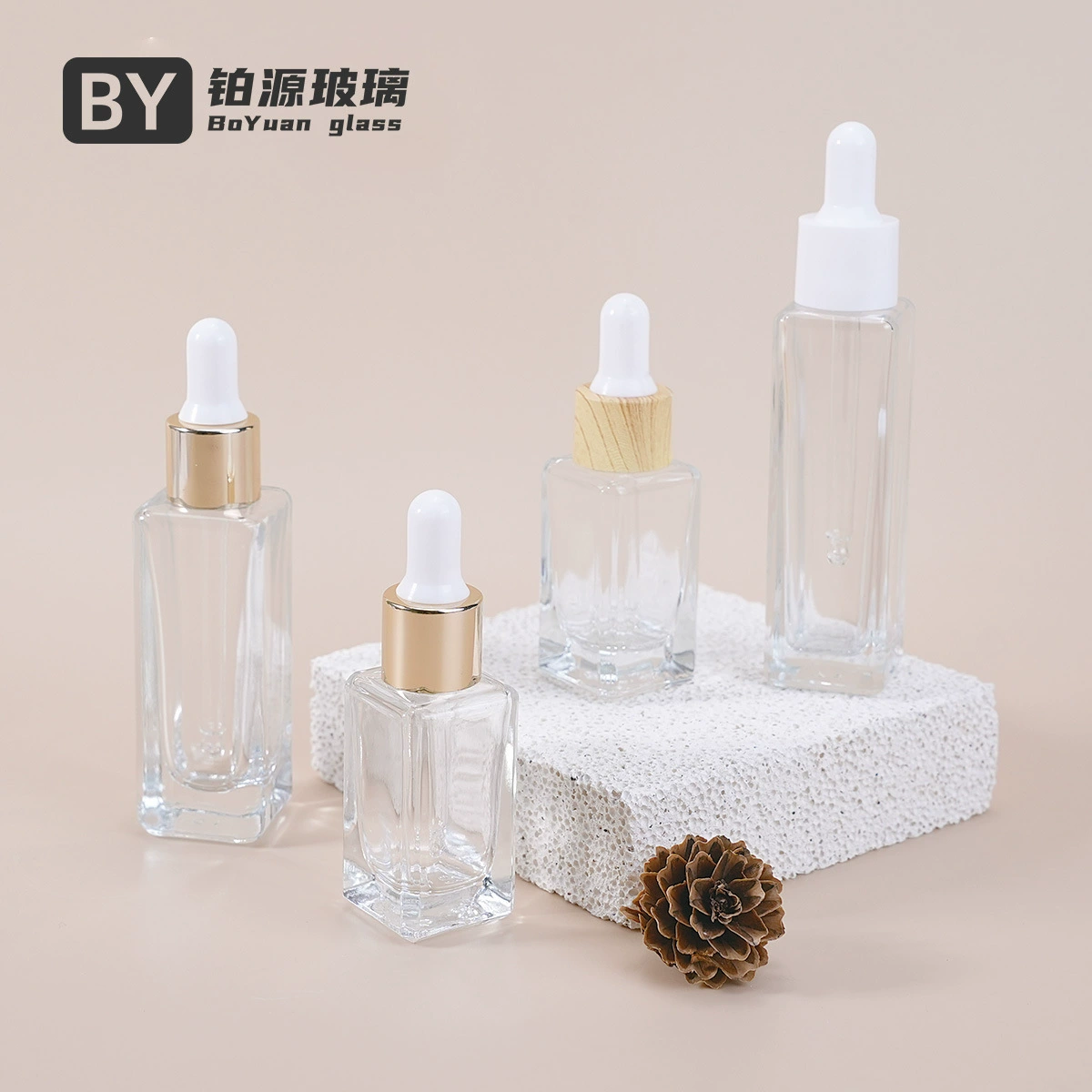 Спот 15ml25ml30ml Четыре квадратные бутылки с капельницей эссяным маслом Стеклянная бутылка Косметическая упаковка