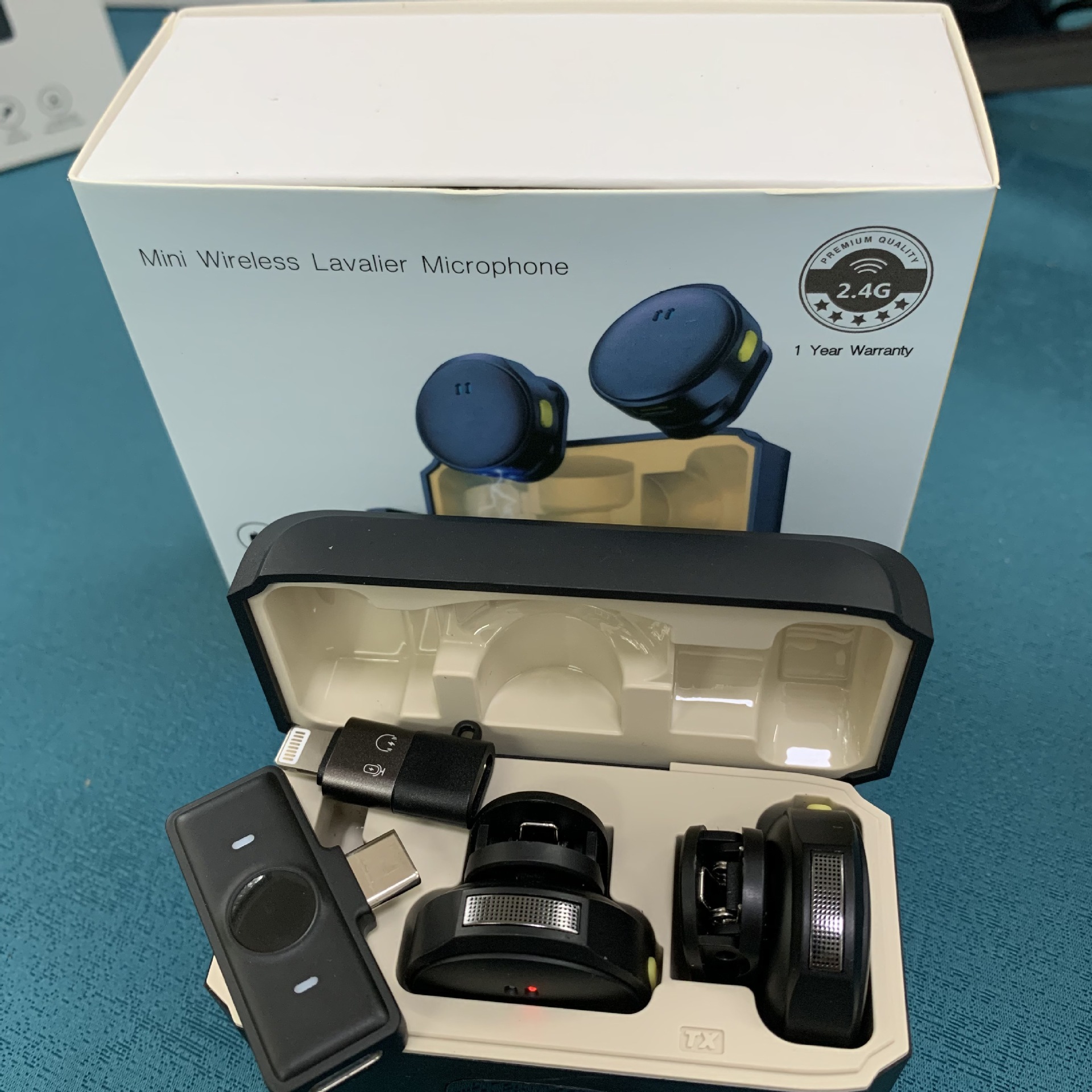 Explosión de stock transfronterizo inalámbrico de collar MackK9 Q8 F11 un arrastrar un arrastrar dos micrófono de reducción de ruido de teléfono móvil