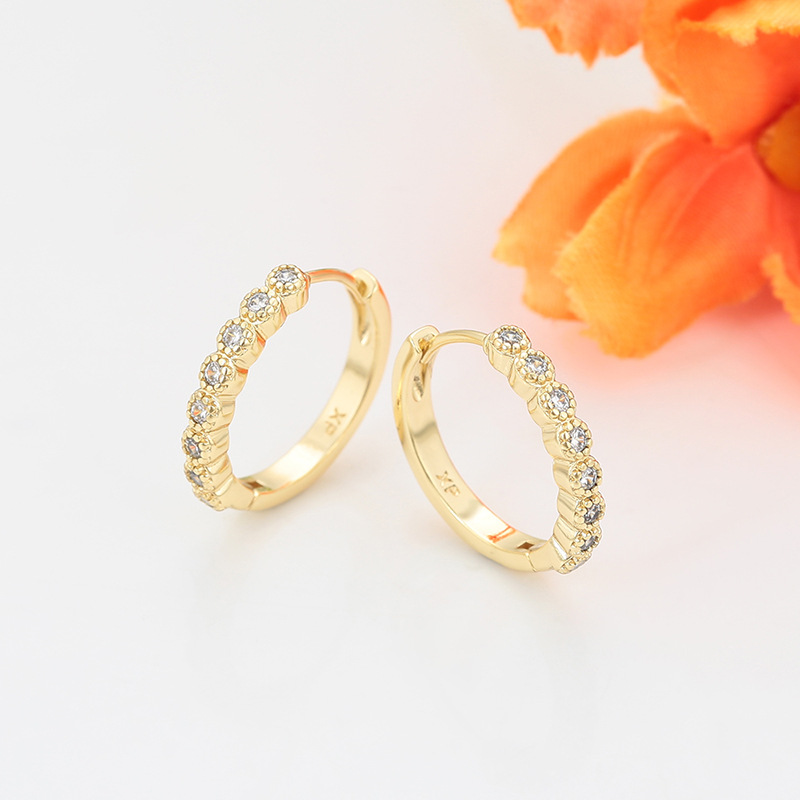 Xuping aleación de cobre chapado en blanco incrustado una sola fila de zircon simple auriculares de moda aretes geométricos clásicos auriculares mayoristas