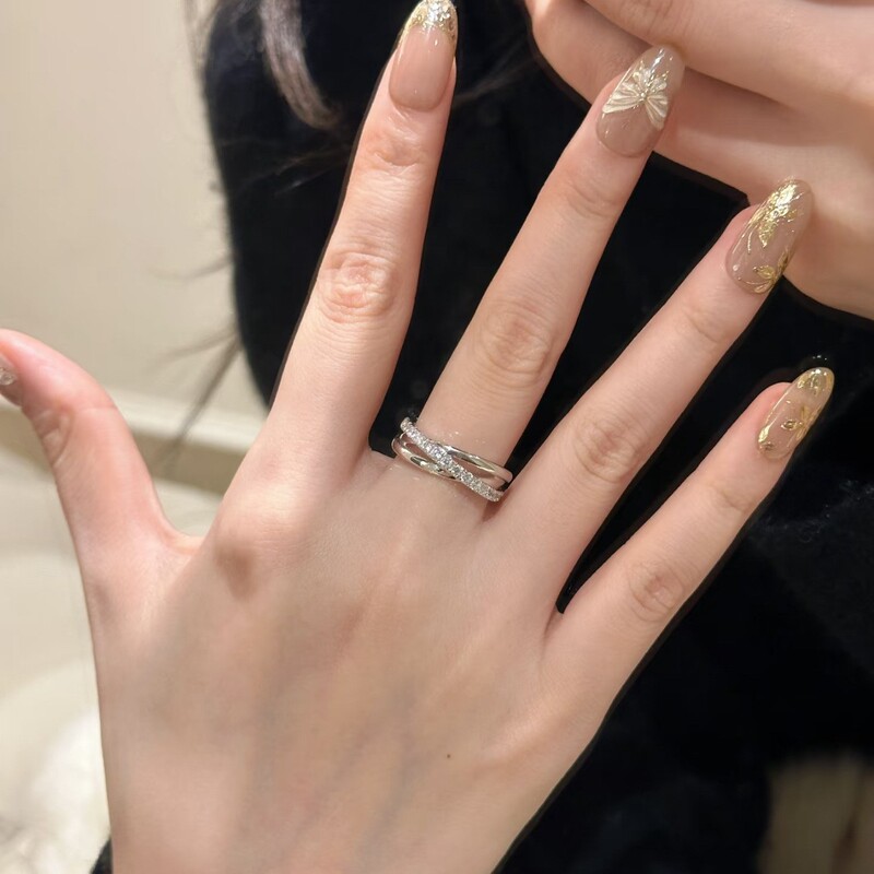 新款三圈交叉镶嵌排钻戒指女小众设计感时尚个性指环气质轻奢百搭|undefined