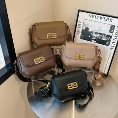 今年流行的女包小包包2024新款百搭復古單肩斜挎包寬肩帶休閒女包