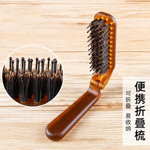 Handheld foldable brush
