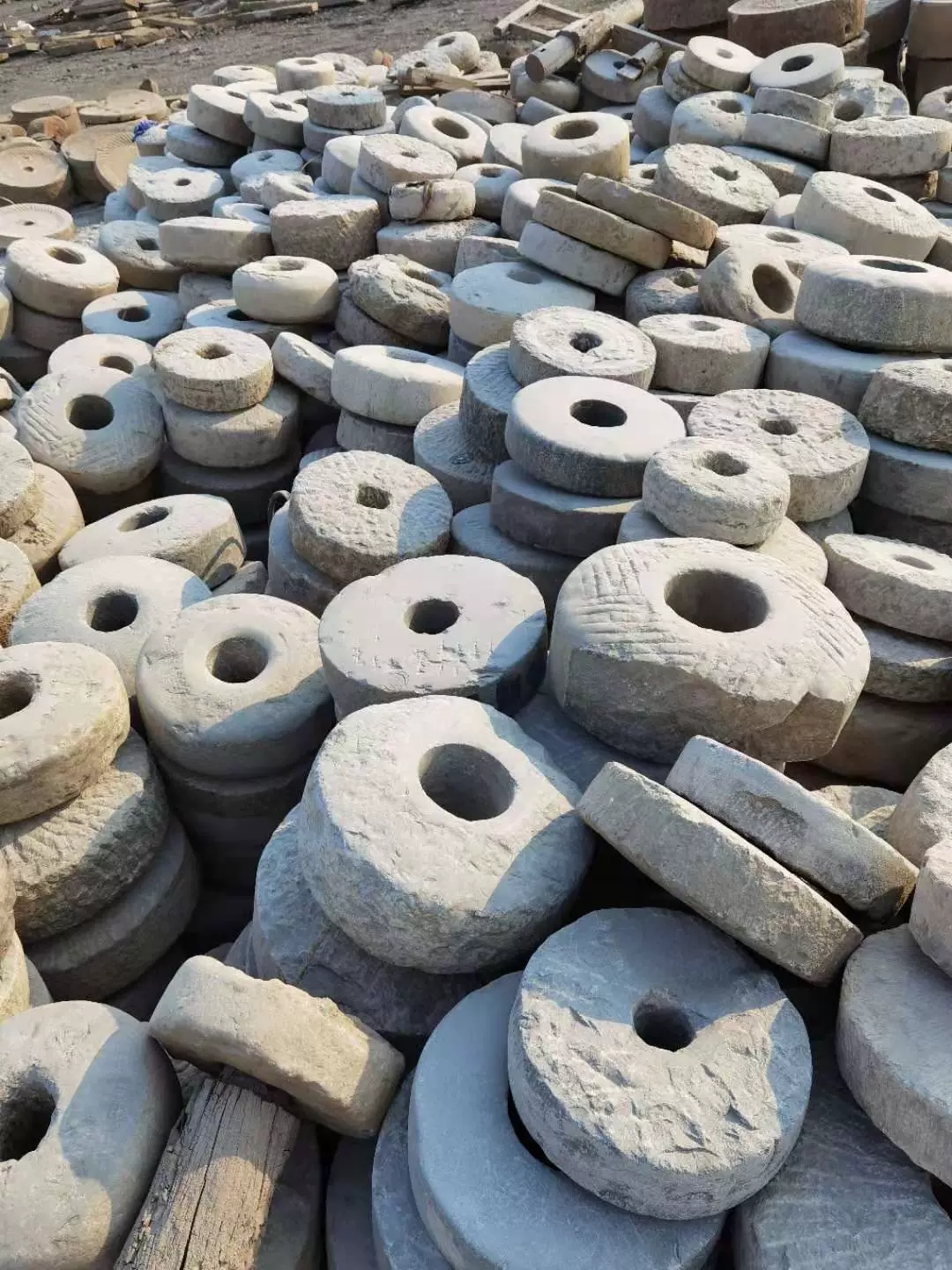 Оптовая продажа старого каменного пирса, старая цена Майонуна, старая каменная ступка, большая поставка старой каменной ступки, различные характеристики старой каменной ступки, добро пожаловать на покупку