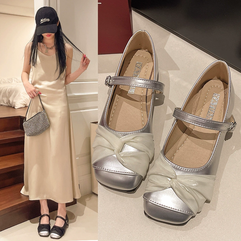 Одиночные туфли Мэри Джейн Женская весна 2025 новый французский стиль ретро темперамент нежный поздний вечер туфли на толстом каблуке маленькие кожаные туфли с квадратной головой