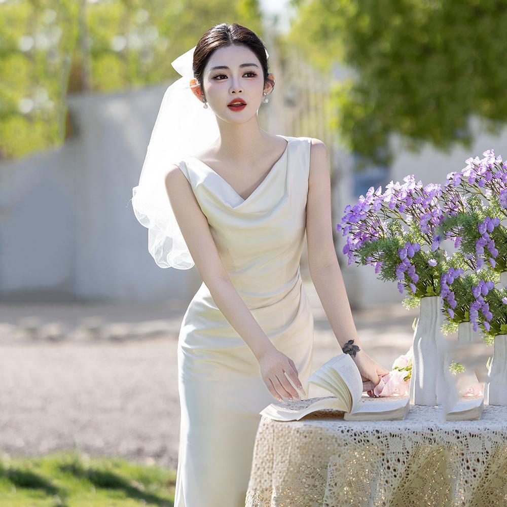 Bridal Robe for Marriage Registration and Engagement Ceremony, 2026 New Satin French-Style White Dress, Stunning Light Wedding Dress, Women's Toast Dress